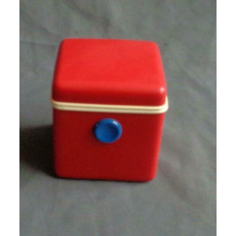 AMBI TOYS Ted in a box beer in een doosje 9x9cm baby speelgo