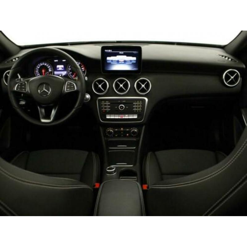 Mercedes-Benz A-Klasse 160 Automaat Panoramadak | Navigatie