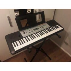 Yamaha keyboard (YPT-255)