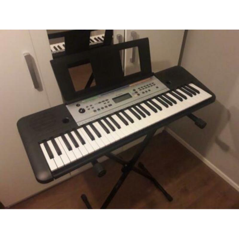 Yamaha keyboard (YPT-255)
