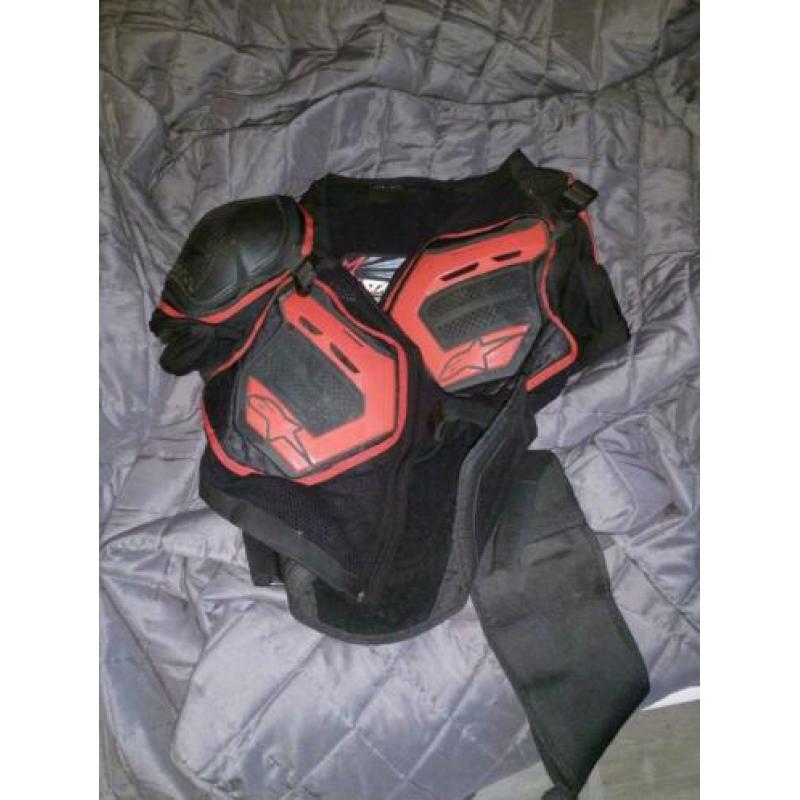 2x body Protectors 1 x alphinestar en 1x ufo