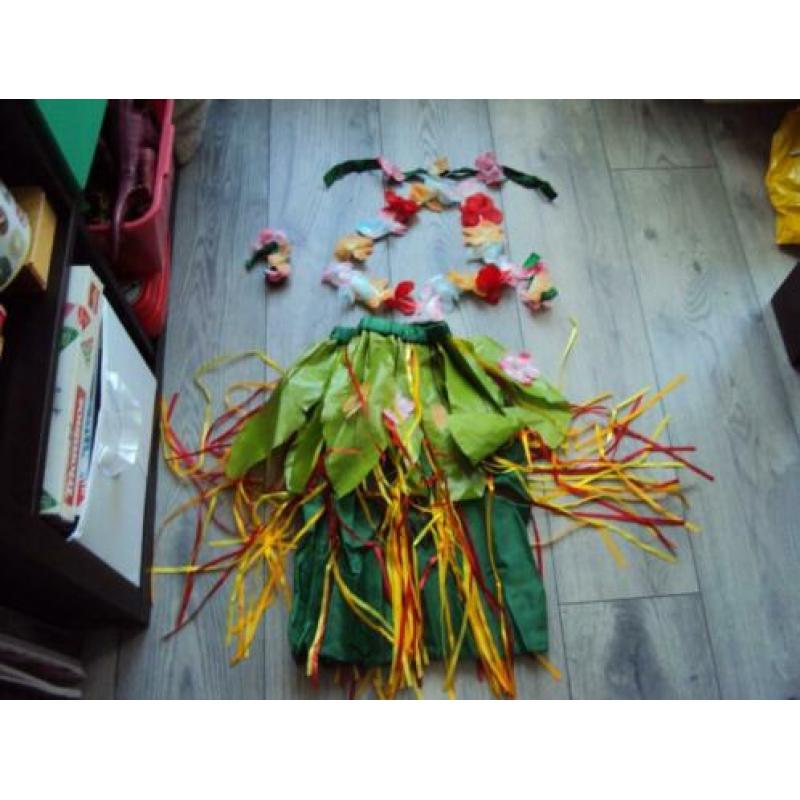 Nieuw Hawai-Pakje+toebehoren voor 4-8 jaar/ nog in plastic
