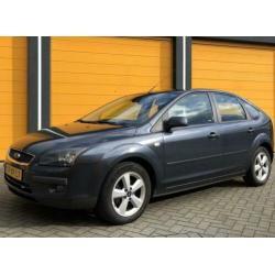Ford Focus 1.6 2007 Grijs
