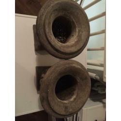 Zware stenen bloempotten 2 stuks beton kleur