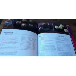 Macarons, petit fours en bonbons