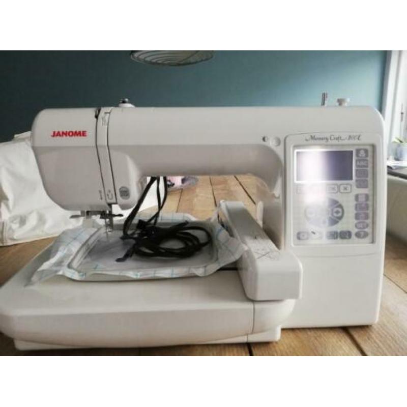 Borduurmachine Janome Memory Craft 200E