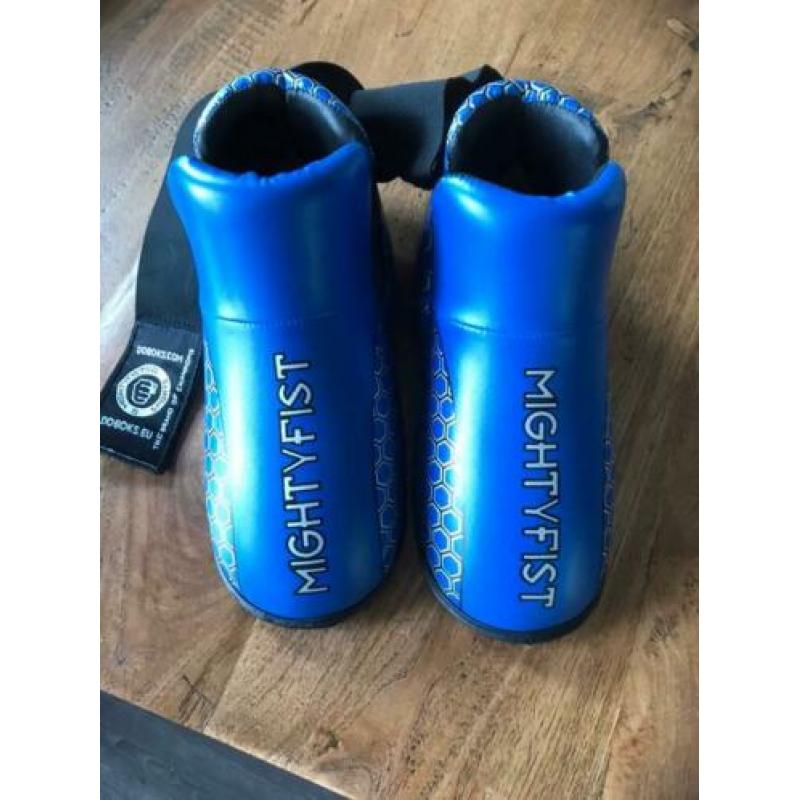Taekwondoschoenen maat L Mightyfist.