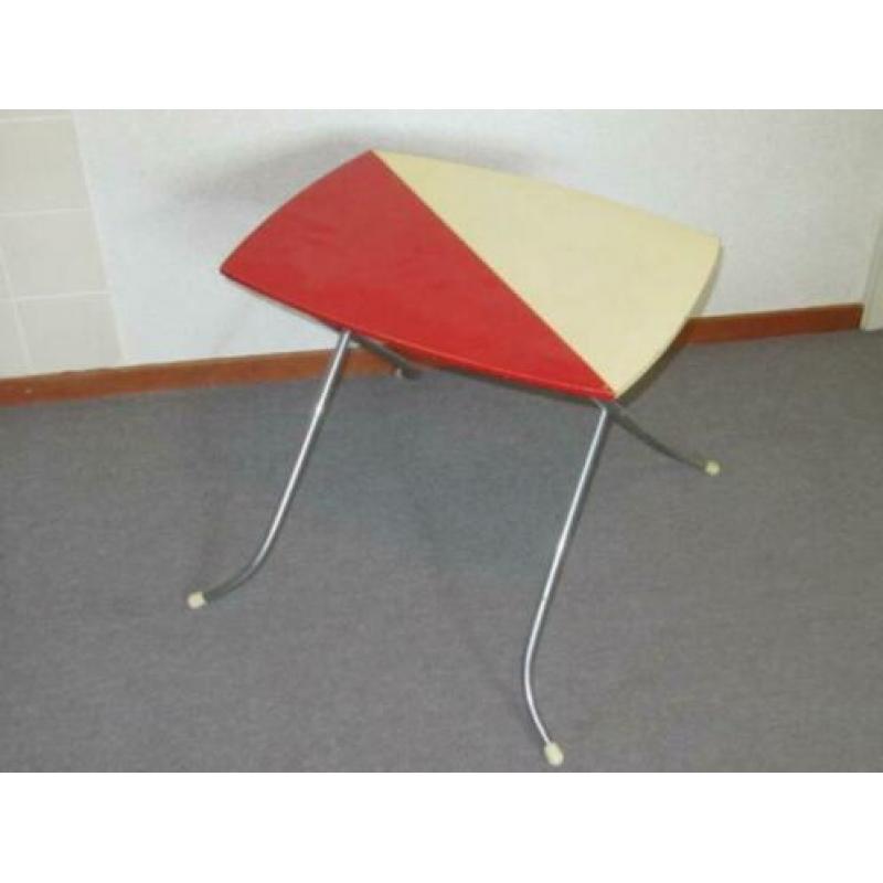 Kinderstoel met tafeltje