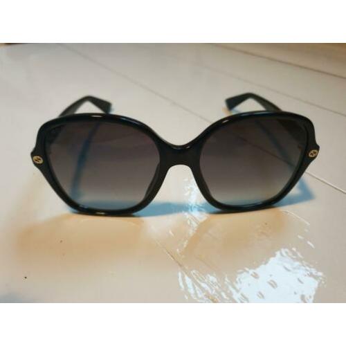 Zwarte zonnebril Gucci GG0022S