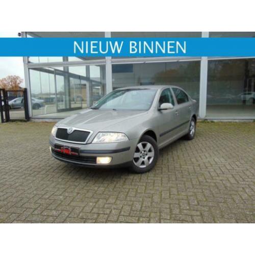 Skoda Octavia 1.8 TSI 16V Elegance Edit Nap Clima Cruise Pdc