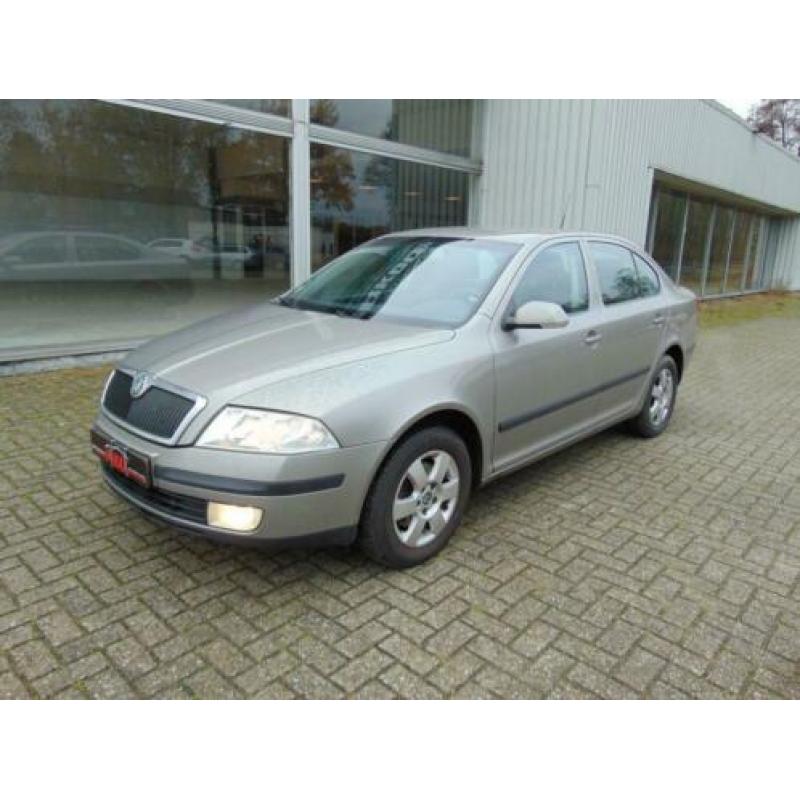 Skoda Octavia 1.8 TSI 16V Elegance Edit Nap Clima Cruise Pdc