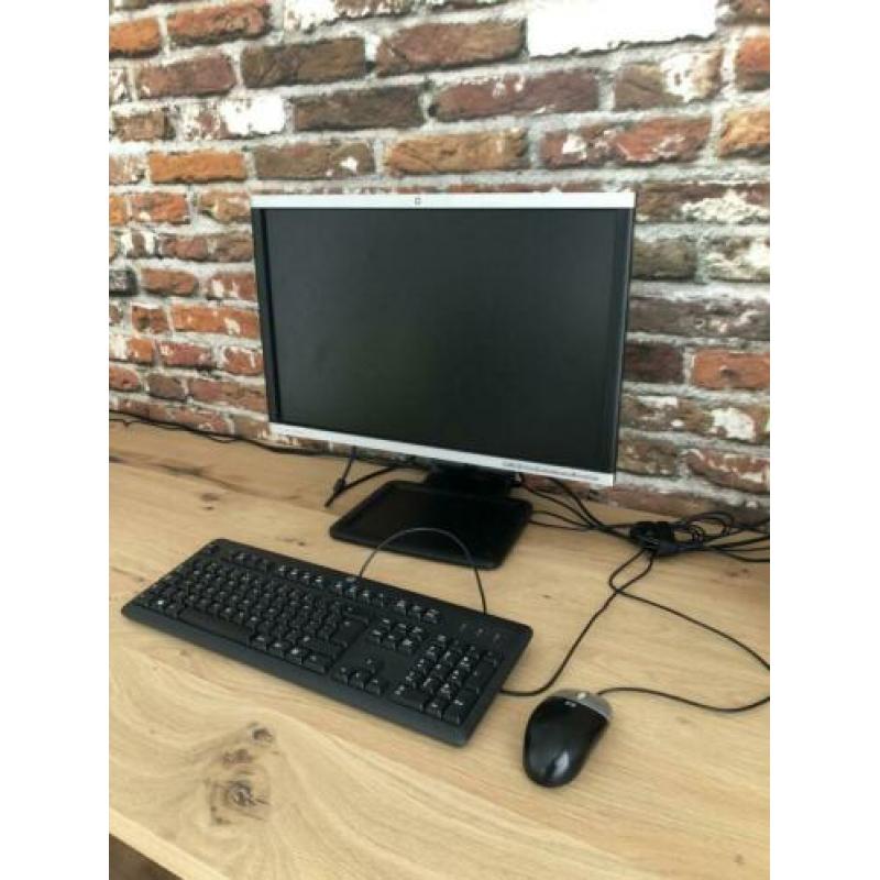 HP computerscherm 22 inch (met toetsenbord/muis) te koop