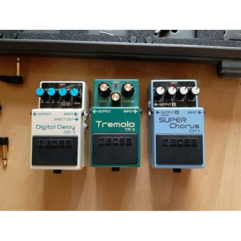 boss bcb-60, dd-3, tremolo 2, super chorus-1