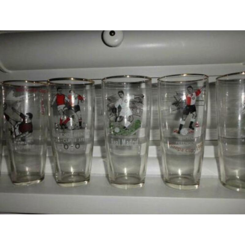 voetbal bierglazen 11 stuks