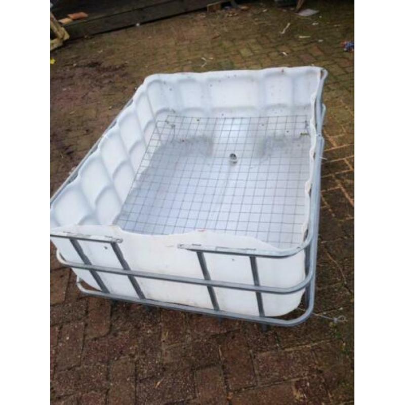 Slowfeeder of waterbak