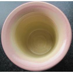 roze geribbelde bloempot met rand