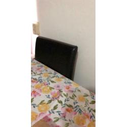 6 zwarte stoelen