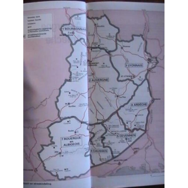 reisgids - Auvergne en de Ardeche - ANWB