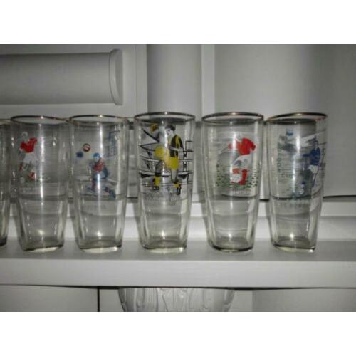 voetbal bierglazen 11 stuks