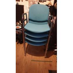 8 stevige kantoorstoelen