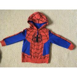 Spiderman pak met spieren en vest! Maat 110-116