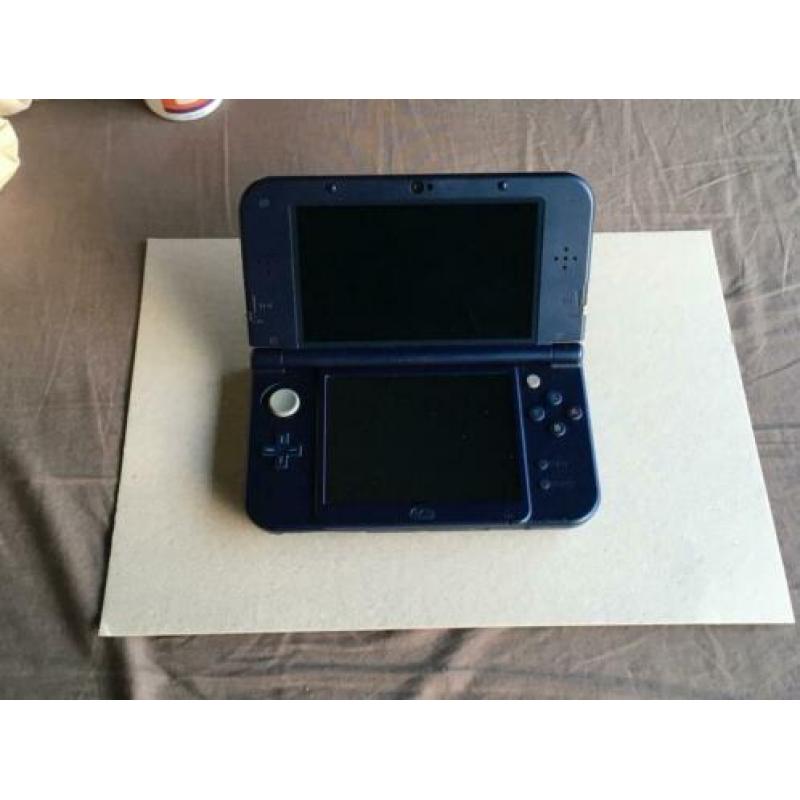 new 3ds xl - inclusief oplader & spellen & hoes