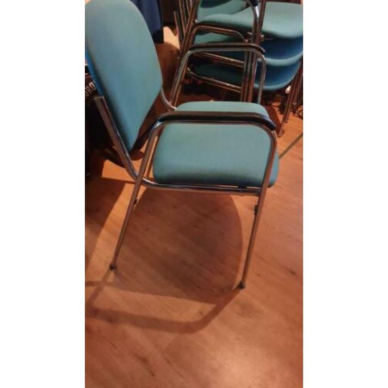 8 stevige kantoorstoelen