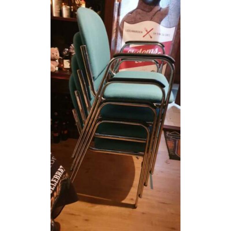 8 stevige kantoorstoelen