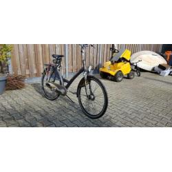 Zeer nette en weinig gebruikte batavus dames fiets te koop
