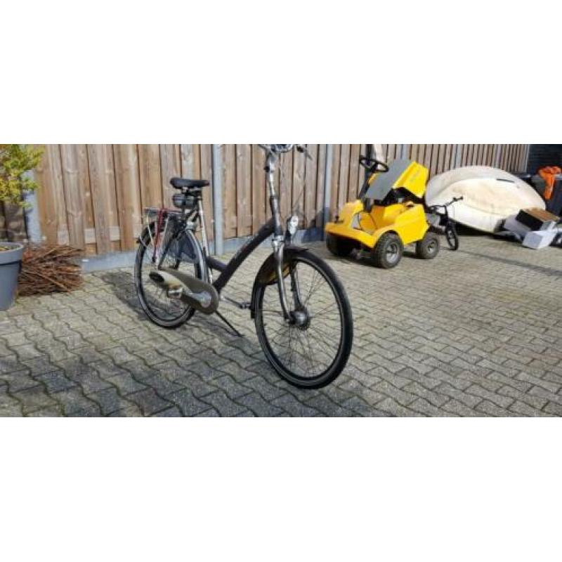 Zeer nette en weinig gebruikte batavus dames fiets te koop