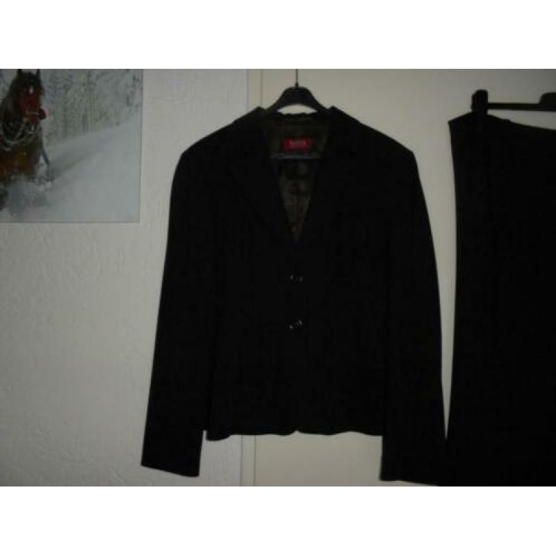 TAIFUN zwarte krijtstreep pak blazer + rok mt 42/44. ZGAN!