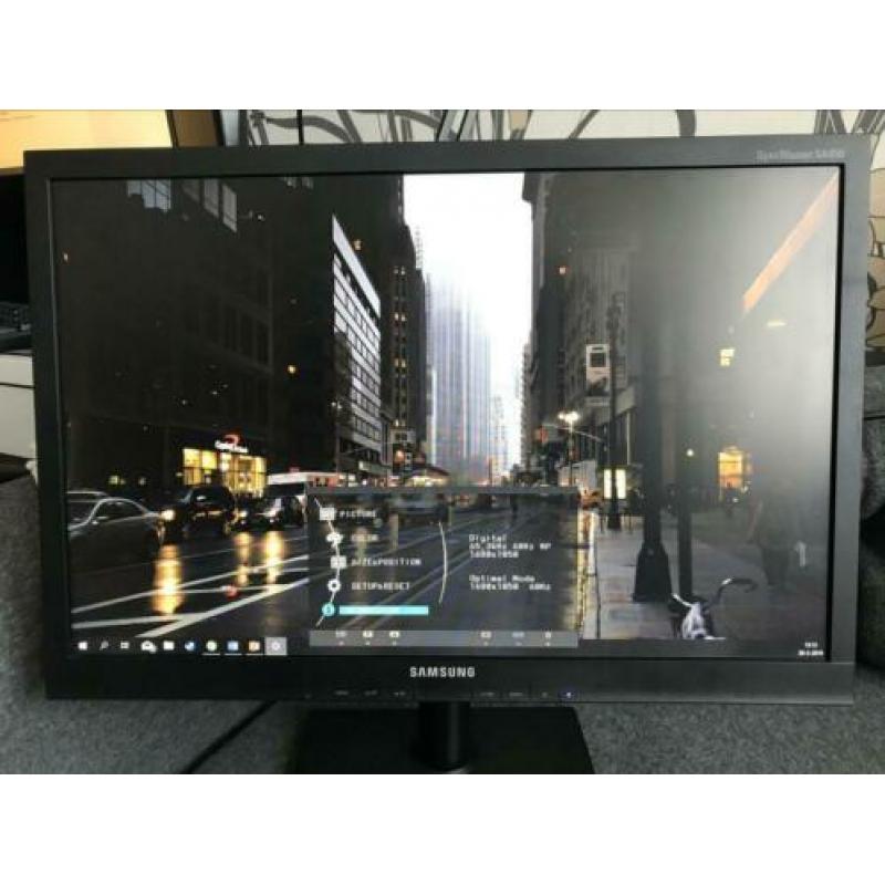 Samsung monitors