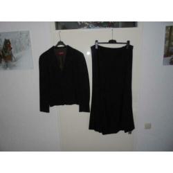 TAIFUN zwarte krijtstreep pak blazer + rok mt 42/44. ZGAN!
