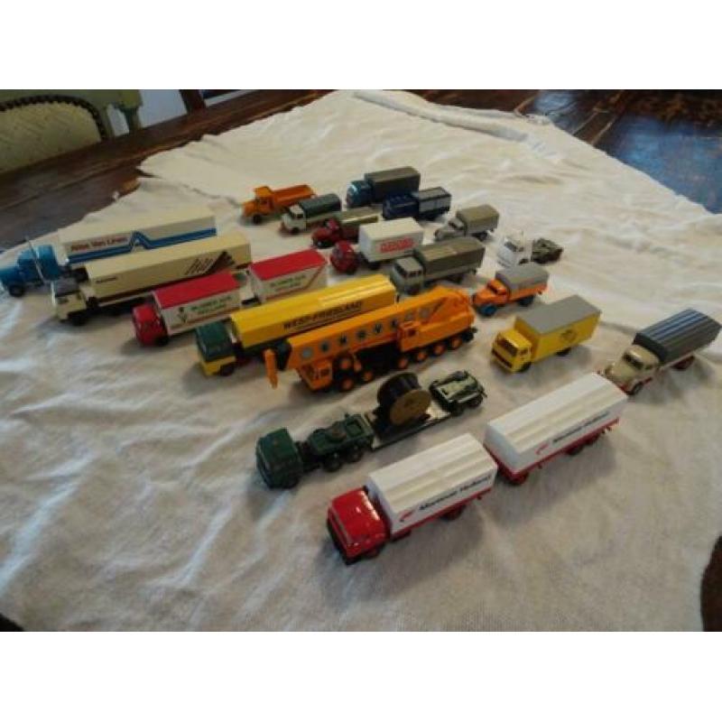 Wiking 1:87 diverse vrachtauto's