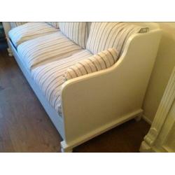 Zware houten brocante bank voor 125,00 €