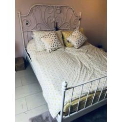 Meisje bed met bodem en matrasen