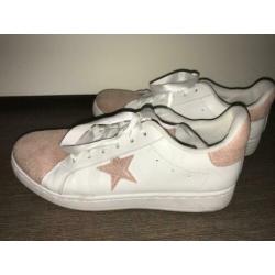 Leuke witte gympen met roze sterren | maat 38 | ZGAN
