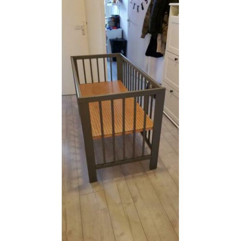 Kinderkast en bedje te koop