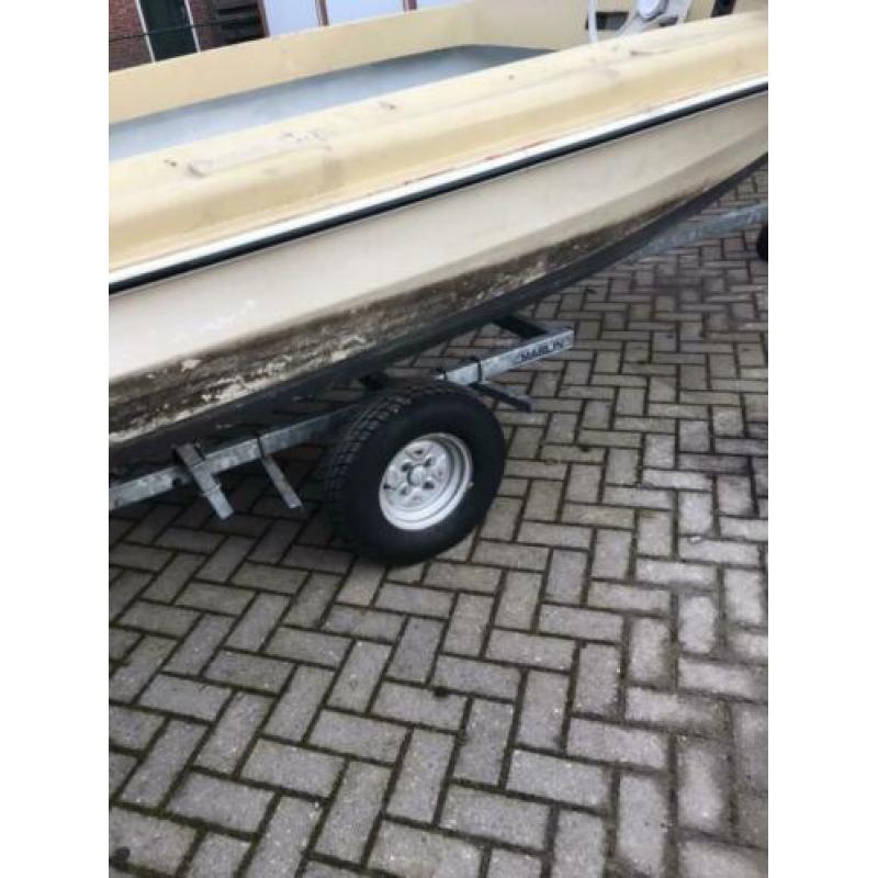 Speedboot met beetje werk