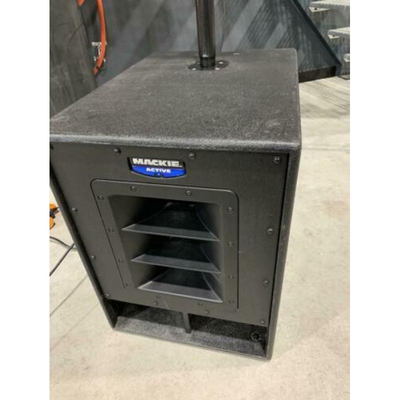 Mackie SRM450 en SWA1501 USA