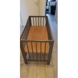 Kinderkast en bedje te koop