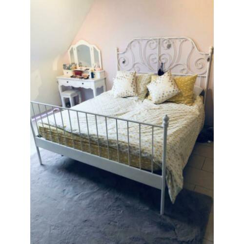 Meisje bed met bodem en matrasen