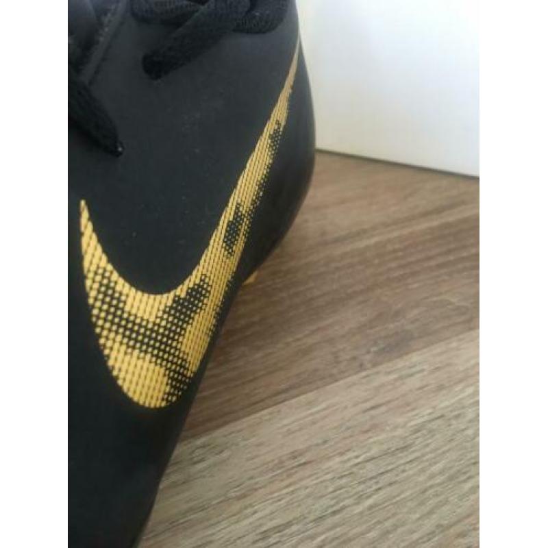 Mooie Nike Phantom voetbalschoenen maat 37,5.