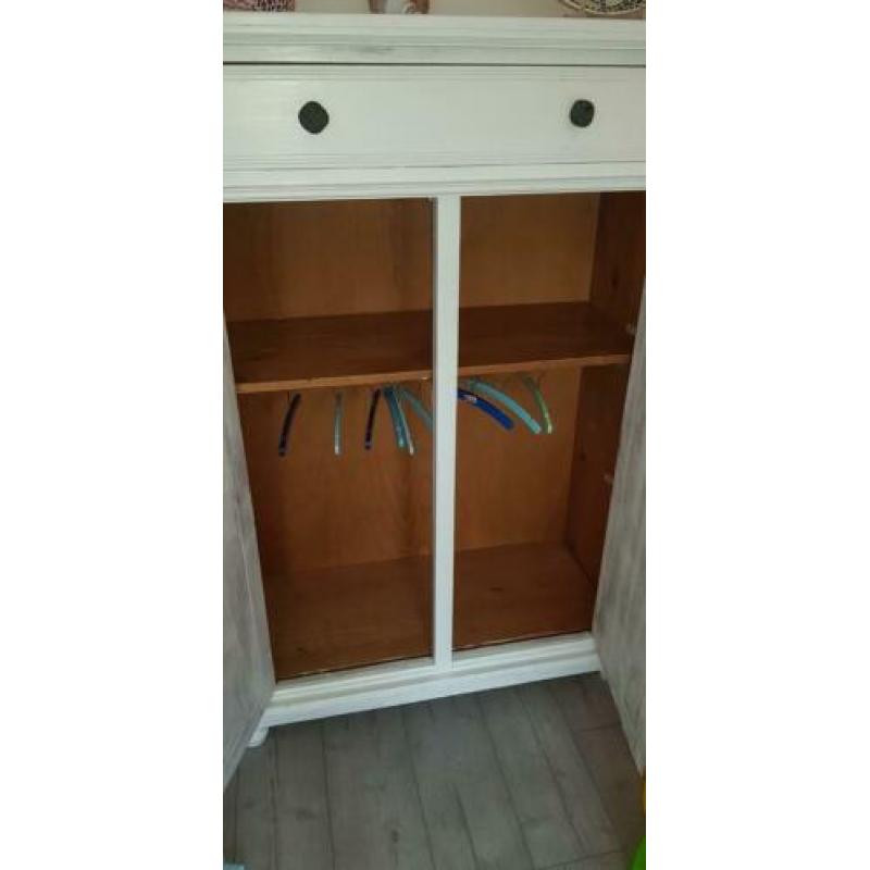 Kinderkast en bedje te koop
