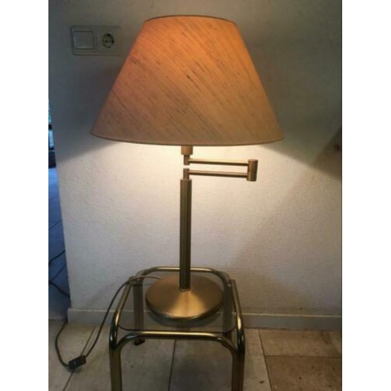 Vintage.Notarislamp.Bronzen verstelbare voet. Textiel kap.