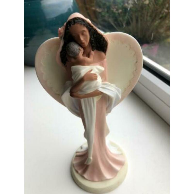 Beeldje angel met kind 20 cm van cloudworks