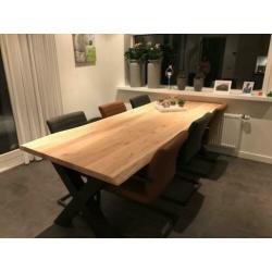 Massief eiken boomstamtafel / Eiken tafels op maat gemaakt