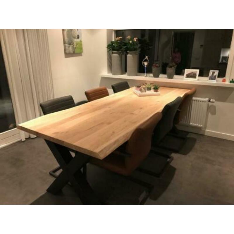 Massief eiken boomstamtafel / Eiken tafels op maat gemaakt