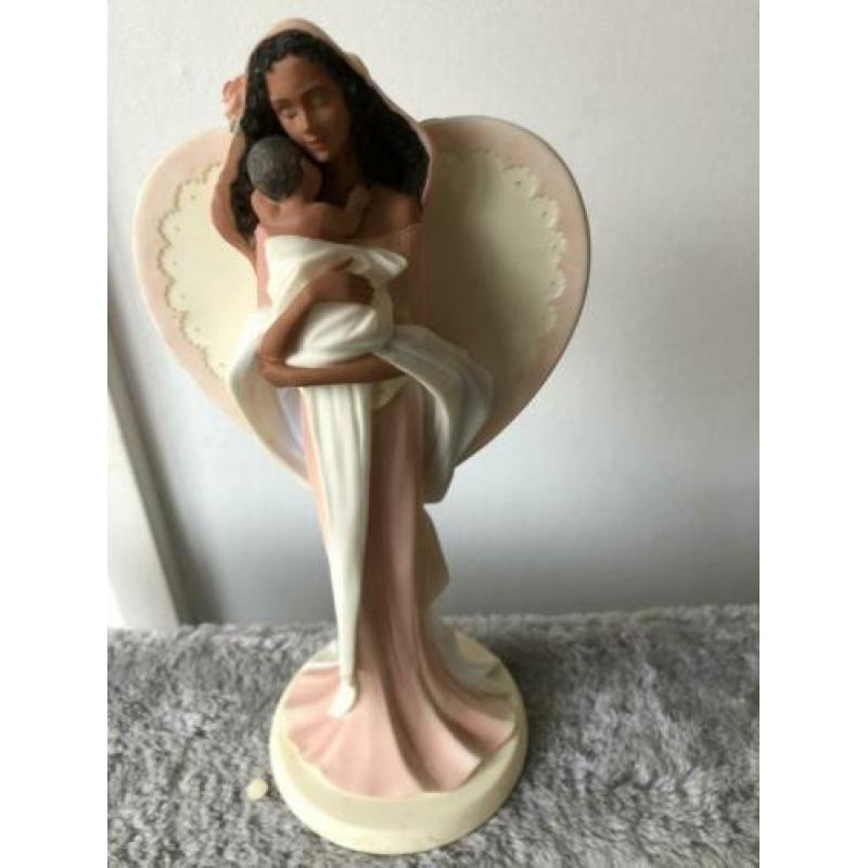 Beeldje angel met kind 20 cm van cloudworks