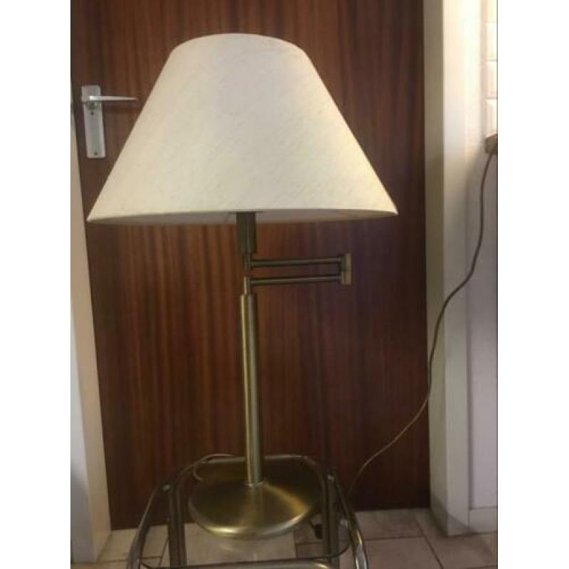Vintage.Notarislamp.Bronzen verstelbare voet. Textiel kap.